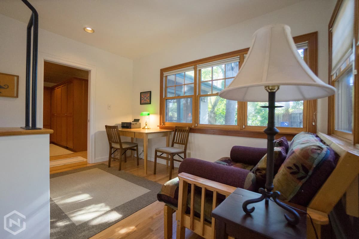 Home in Palo Alto · ★4.93 · 4 bedrooms · 4 beds · 3 baths - Image 43