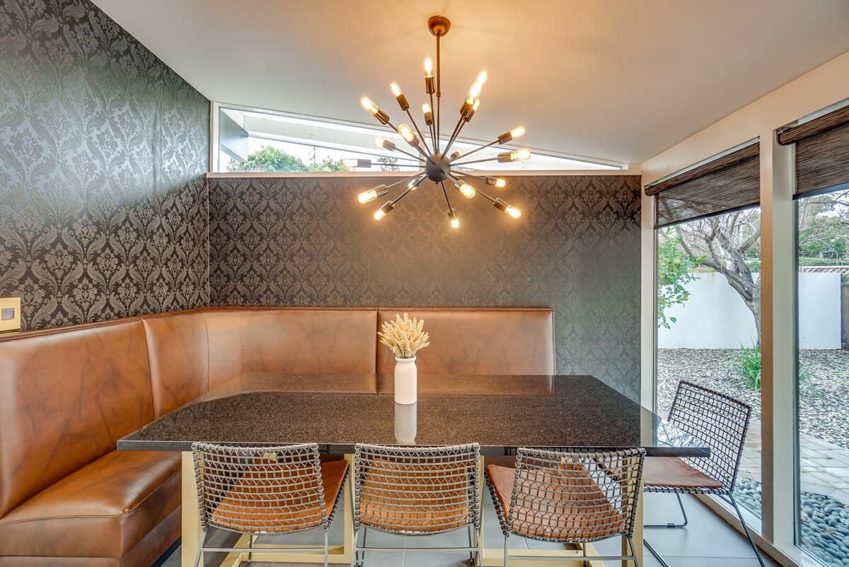 Home in Palo Alto · ★4.96 · 5 bedrooms · 7 beds · 4.5 baths - Image 19