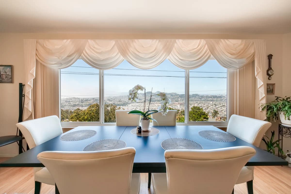 Home in Daly City · ★4.86 · 3 bedrooms · 5 beds · 2 baths - Image 1