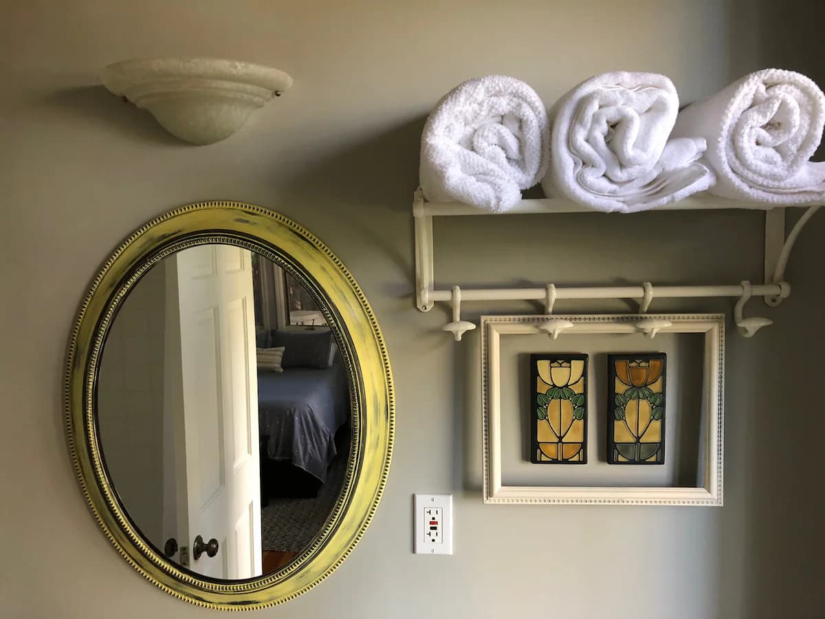Guesthouse in Menlo Park · ★5.0 · Studio · 1 bed · 1 bath - Image 13