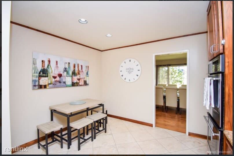 Home in Los Altos · ★4.36 · 5 bedrooms · 5 beds · 3.5 baths - Image 28