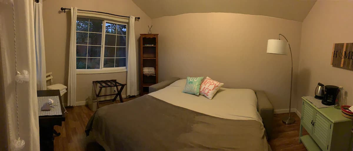 Garden Cottage in Silicon Valley Oasis - Photo 13