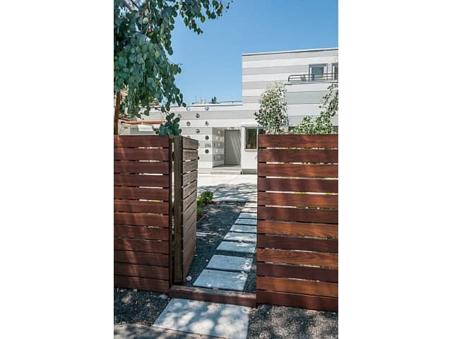 Home in Menlo Park · ★4.84 · 3 bedrooms · 3 beds · 3 baths - Image 16