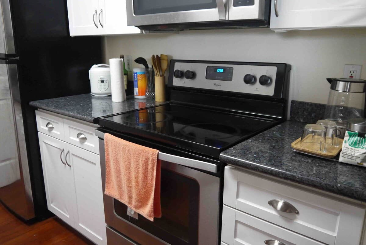 Condo in East Palo Alto · ★4.89 · 1 bedroom · 1 bed · 1 bath - Image 10