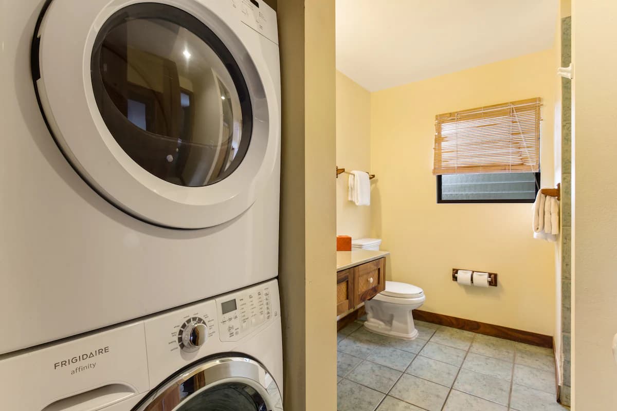 Condo in Kailua-Kona · ★4.9 · 2 bedrooms · 2 beds · 2 baths - Image 23