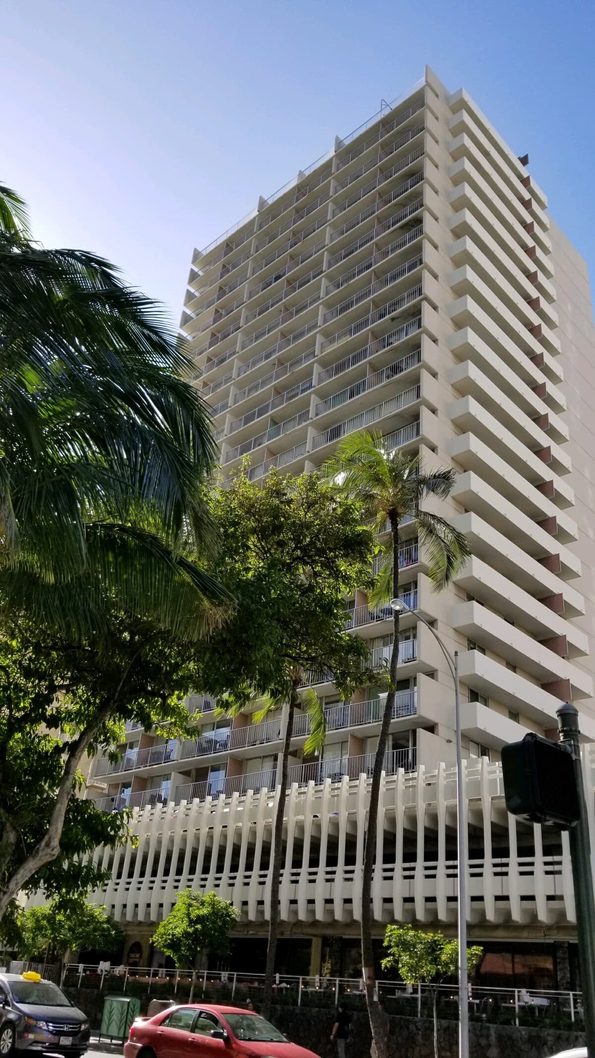 Condo in Honolulu · ★4.66 · Studio · 2 beds · 1 private bath - Image 14