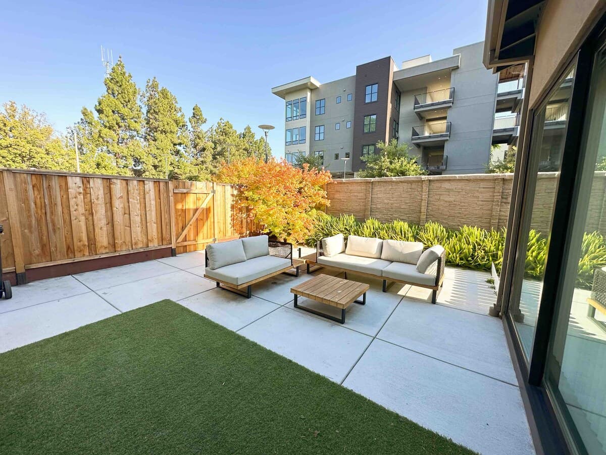 2021 Luxury Home, Private Baths, Silicon Valley - Photo 23