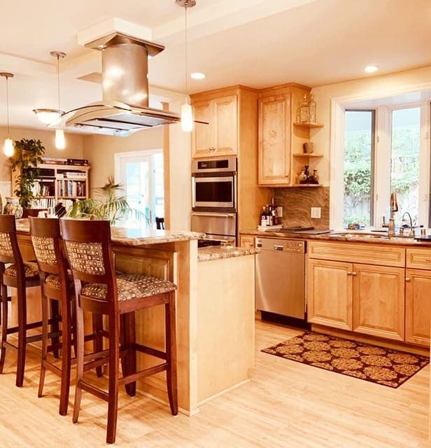 Palo Alto Tree-Lined Retreat with Jacuzzi Tub - Photo 1