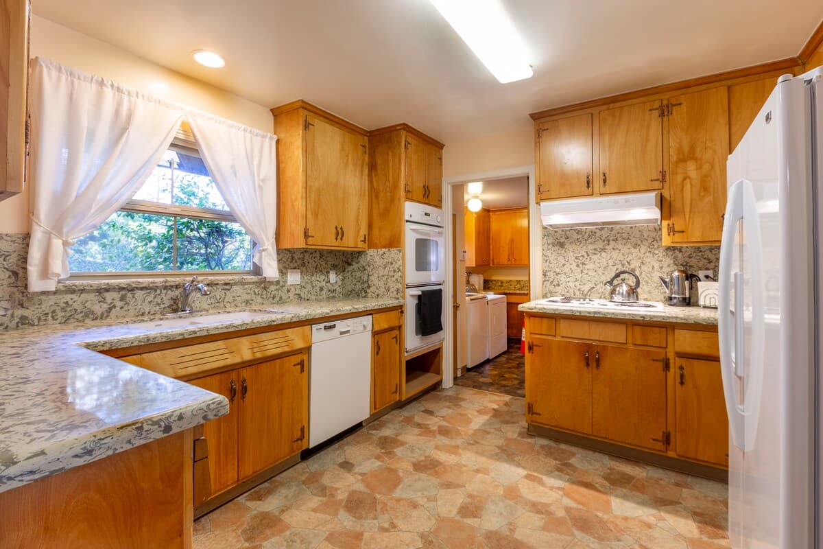 Home in Menlo Park · ★4.77 · 5 bedrooms · 6 beds · 3 baths - Image 8