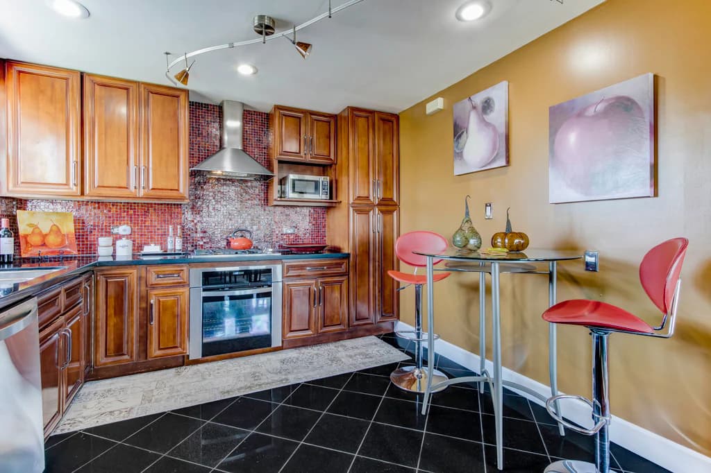 Stylish Mission/Castro Home with Skyline View - Photo 7