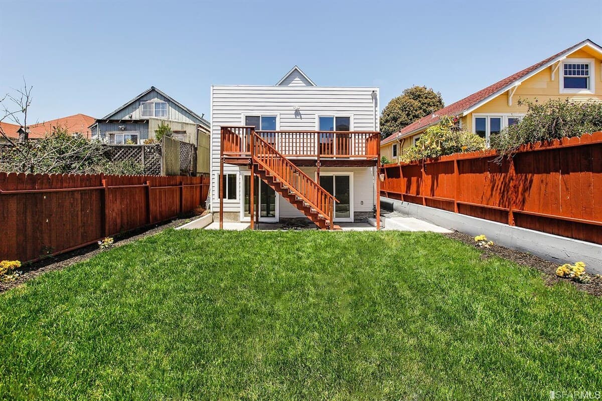 Home in Daly City · ★4.88 · 8 bedrooms · 16 beds · 5 baths - Image 30
