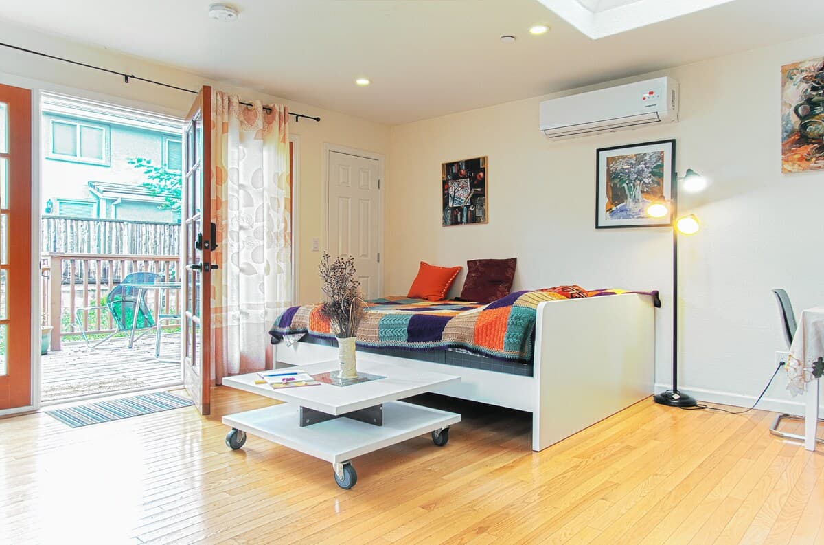Home in East Palo Alto · ★4.82 · Studio · 1 bed · 1 bath - Image 2
