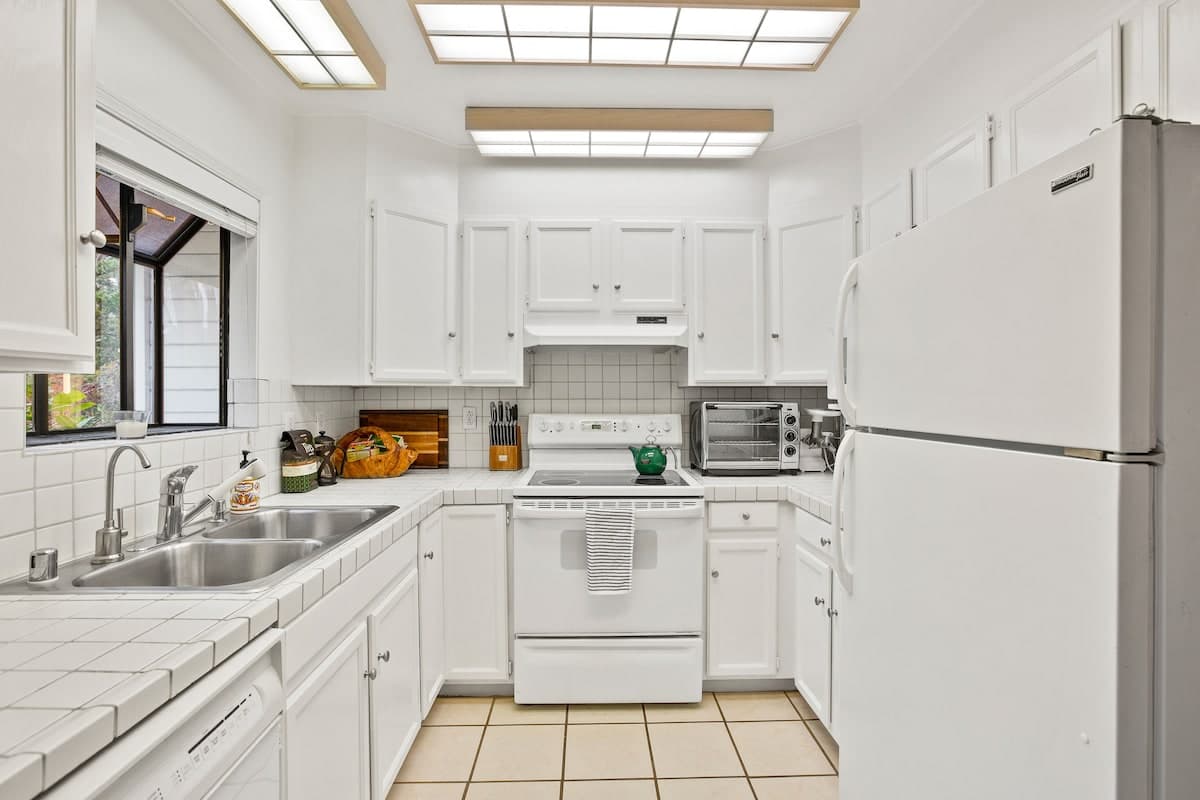 Home in Menlo Park · ★4.67 · 2 bedrooms · 2 beds · 1 bath - Image 8