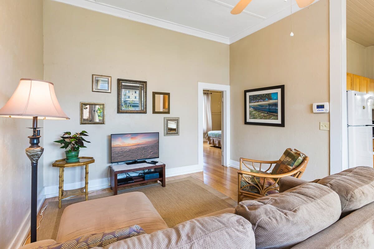 Renovated Plantation Home; Walk into Wailuku Town! - Photo 5