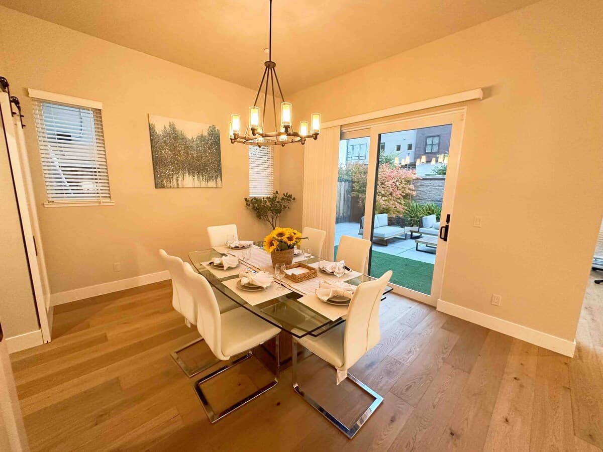 2021 Luxury Home, Private Baths, Silicon Valley - Photo 10