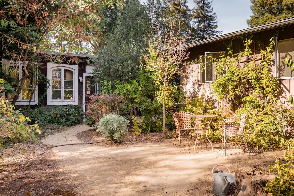 Guesthouse in Palo Alto · ★4.98 · 2 bedrooms · 3 beds · 1 bath - Image 19