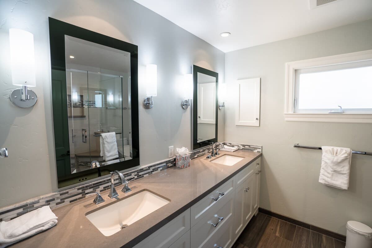 Remodeled Guest Bath, Hot Tub, Near Stanford - Photo 14