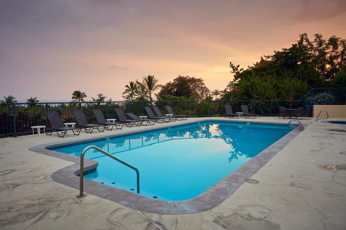 Condo in Kailua-Kona · ★4.96 · 3 bedrooms · 4 beds · 3 baths - Image 39