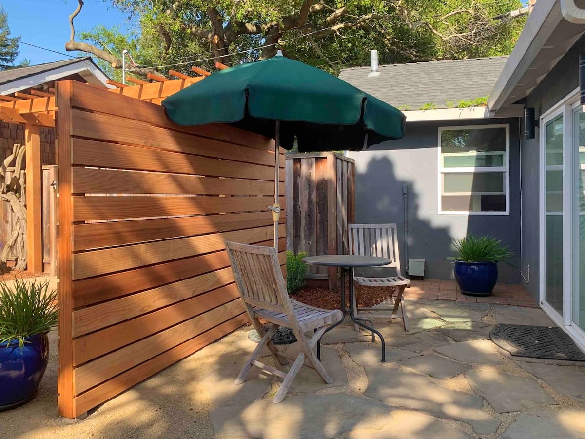Guesthouse in Menlo Park · ★4.92 · Studio · 2 beds · 1 bath - Image 2