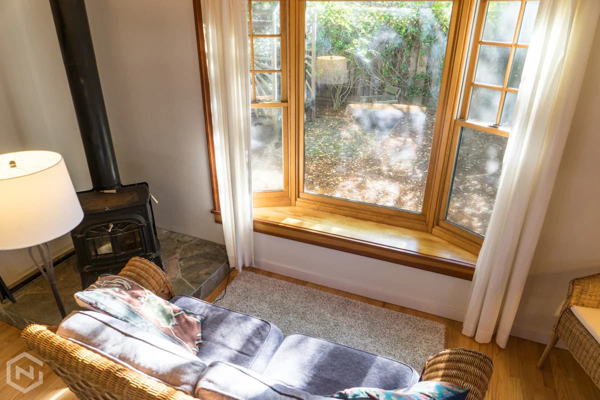 Home in Palo Alto · ★4.93 · 4 bedrooms · 4 beds · 3 baths - Image 23