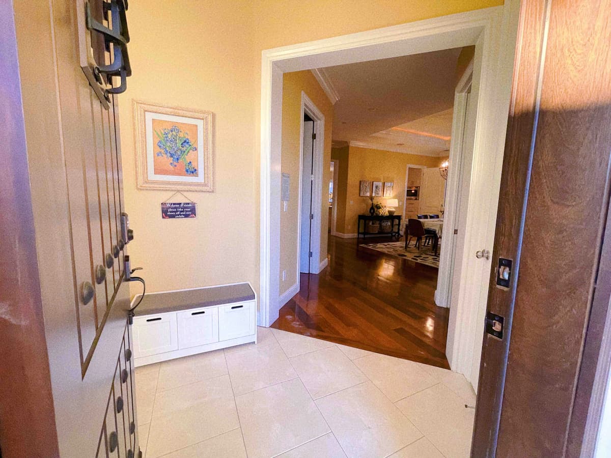Home in Palo Alto · ★4.56 · 4 bedrooms · 4 beds · 2.5 baths - Image 35