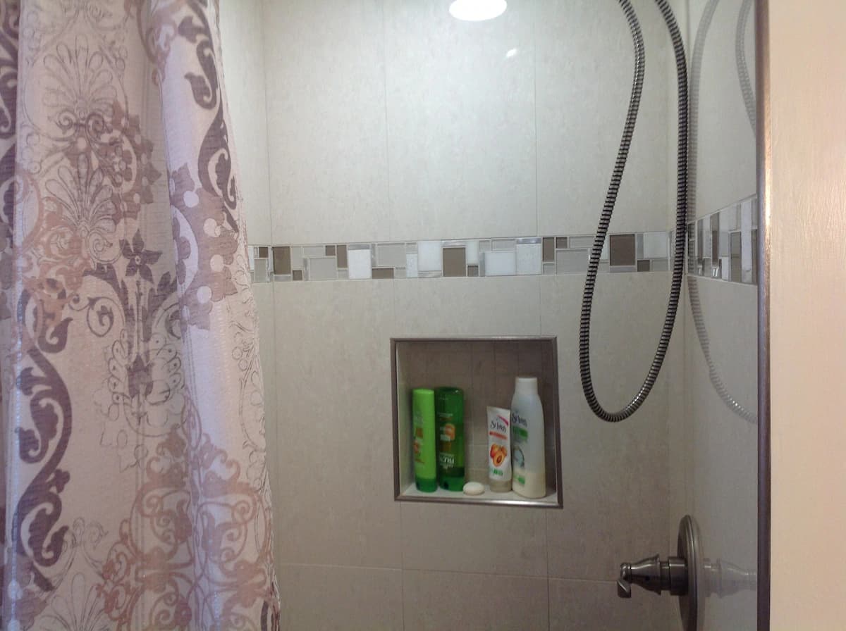 Guesthouse in Redwood City · ★4.96 · 1 bedroom · 1 bed · 1 bath - Image 7