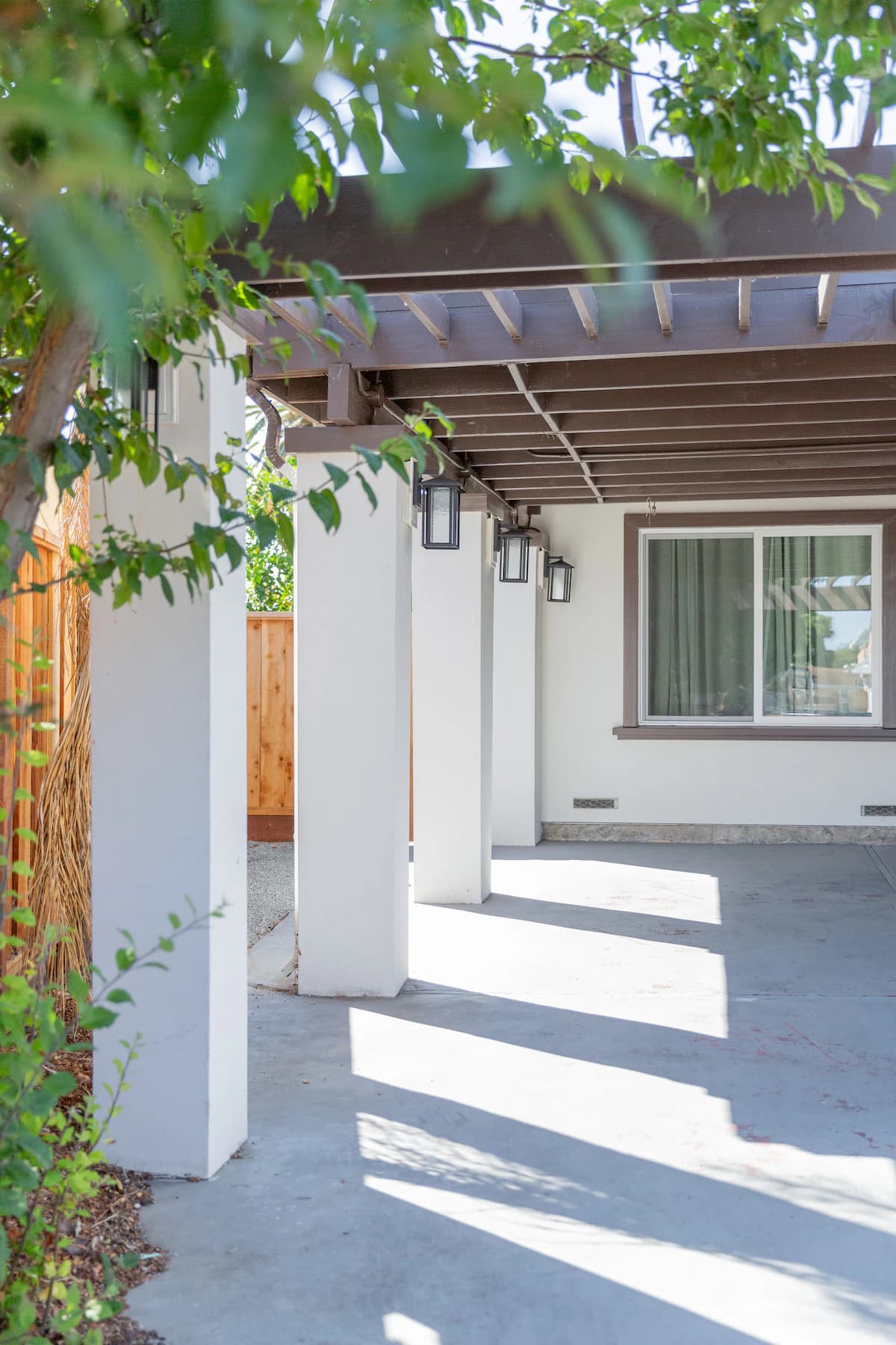 Home in East Palo Alto · ★4.92 · 4 bedrooms · 4 beds · 2 baths - Image 44