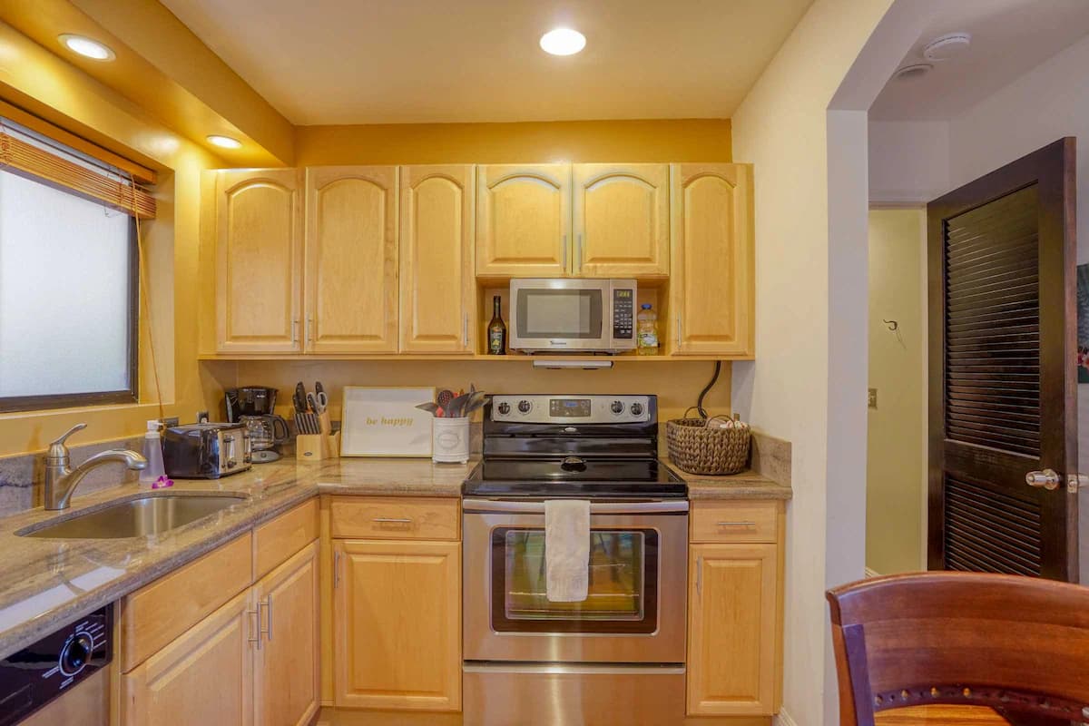 Condo in Wailuku · ★4.75 · 1 bedroom · 1 bed · 1 bath - Image 17