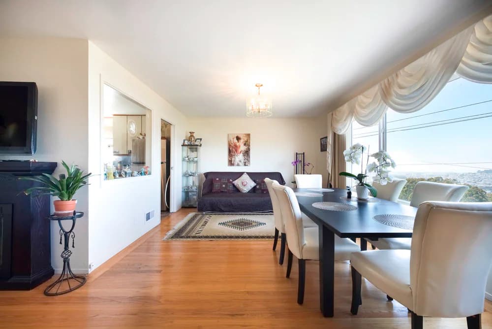 Home in Daly City · ★4.86 · 3 bedrooms · 5 beds · 2 baths - Image 5