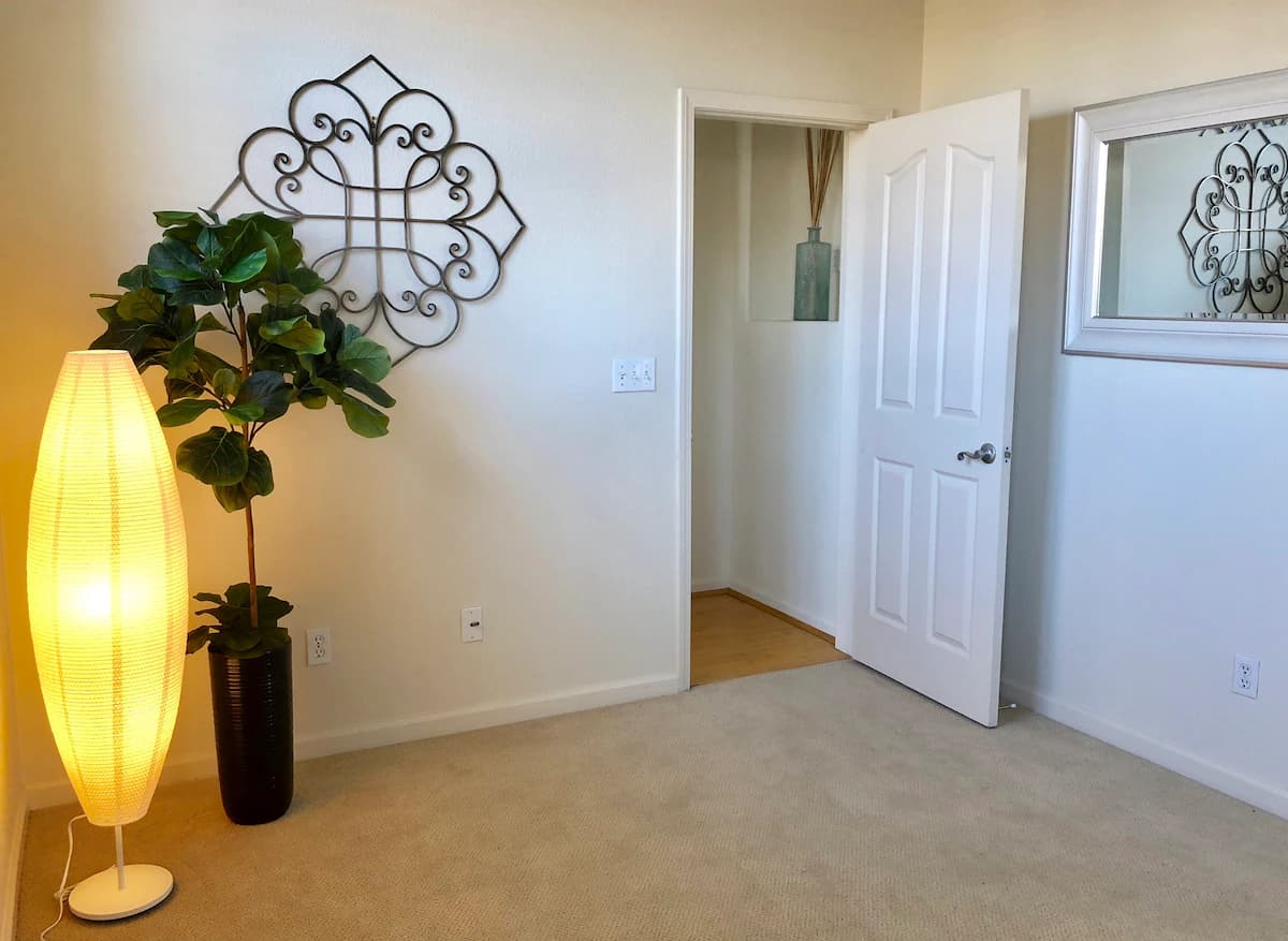 Home in East Palo Alto · ★4.79 · 4 bedrooms · 5 beds · 2.5 baths - Image 16