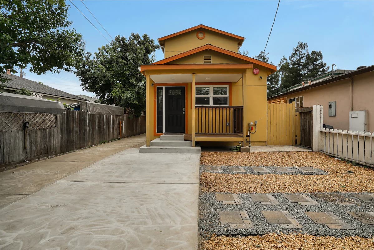 Home in Mountain View · ★4.88 · 4 bedrooms · 6 beds · 3.5 baths - Image 41