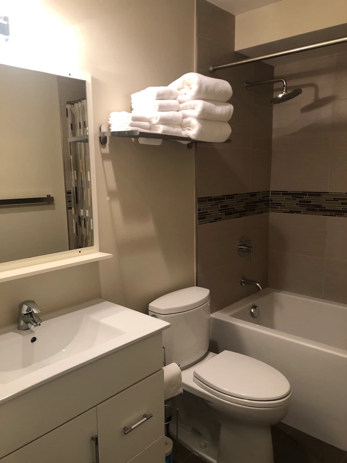 Charming In-Law Suite, Steps to Ocean Beach - Photo 8