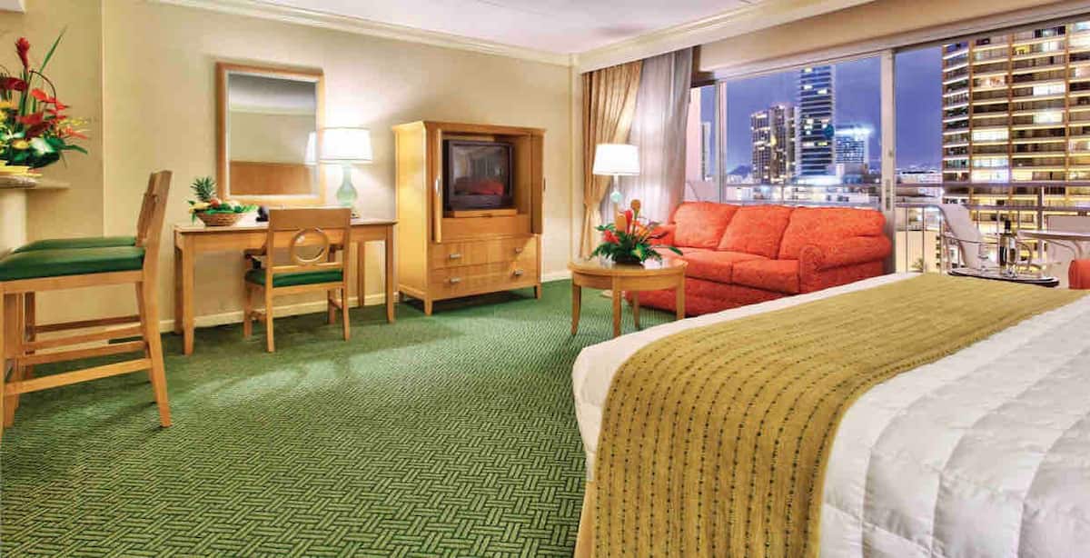 Studio Suite at Picturesque Waikiki Resort - Image 18