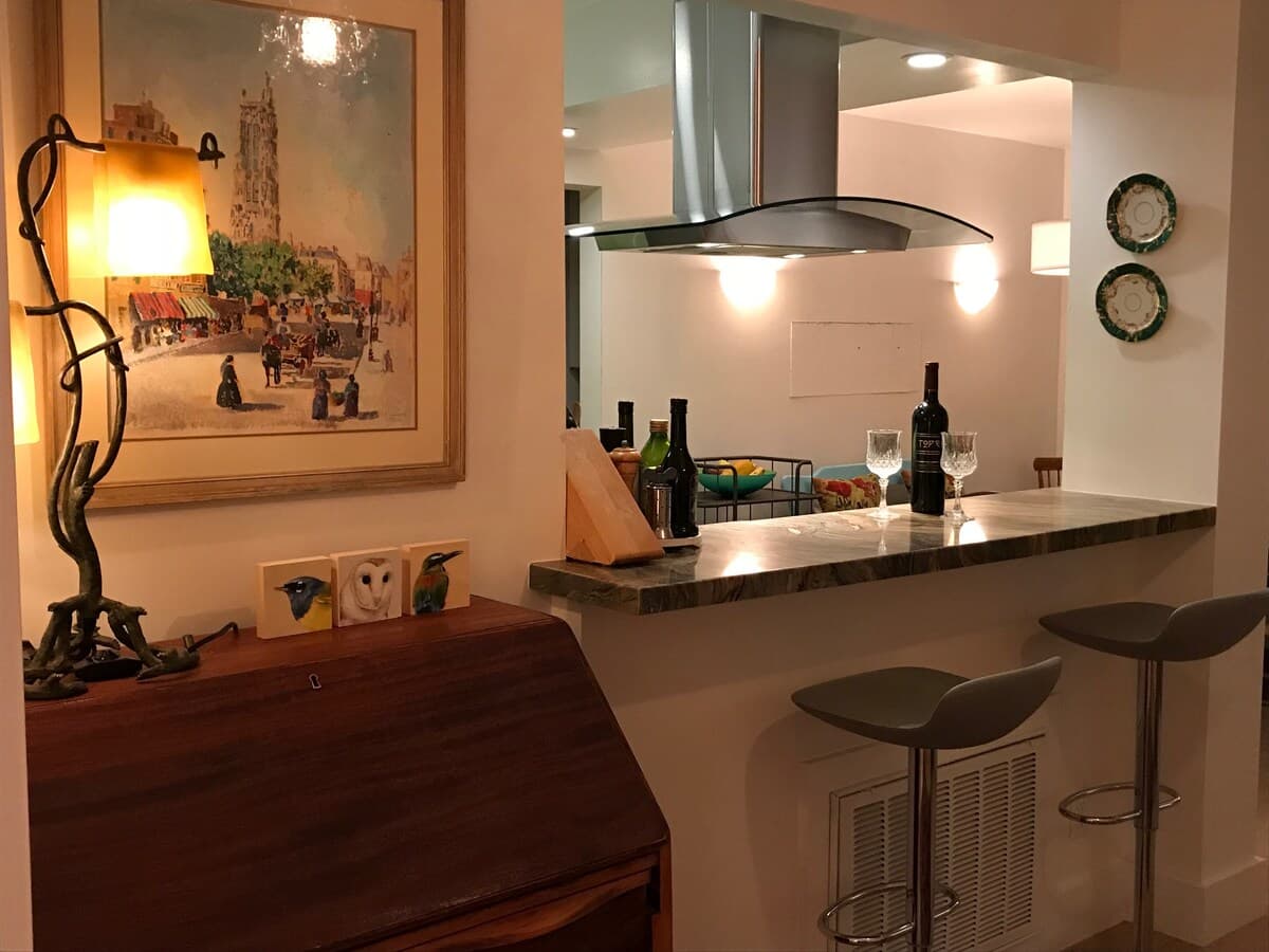Home in Redwood City · ★4.94 · 2 bedrooms · 2 beds · 2 baths - Image 15