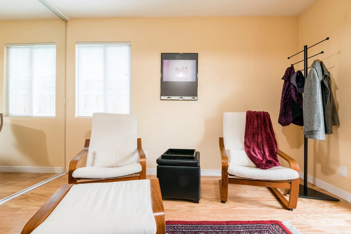 Charming guest unit in picturesque Palo Alto - Image 5