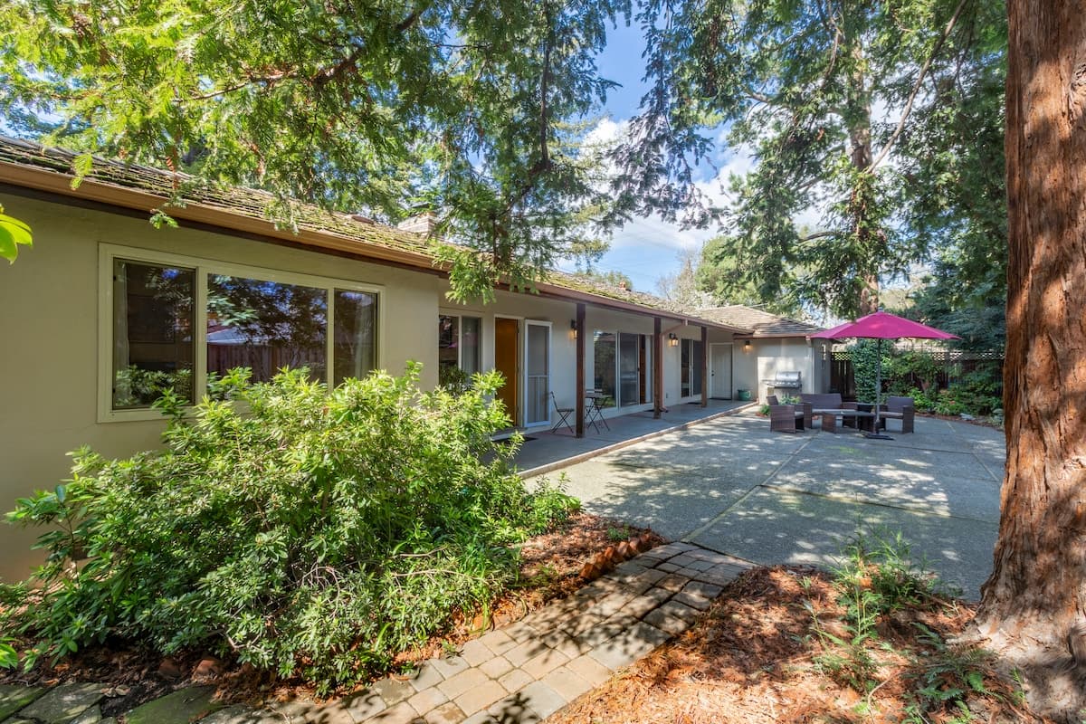 Home in Menlo Park · ★4.77 · 5 bedrooms · 6 beds · 3 baths - Image 38