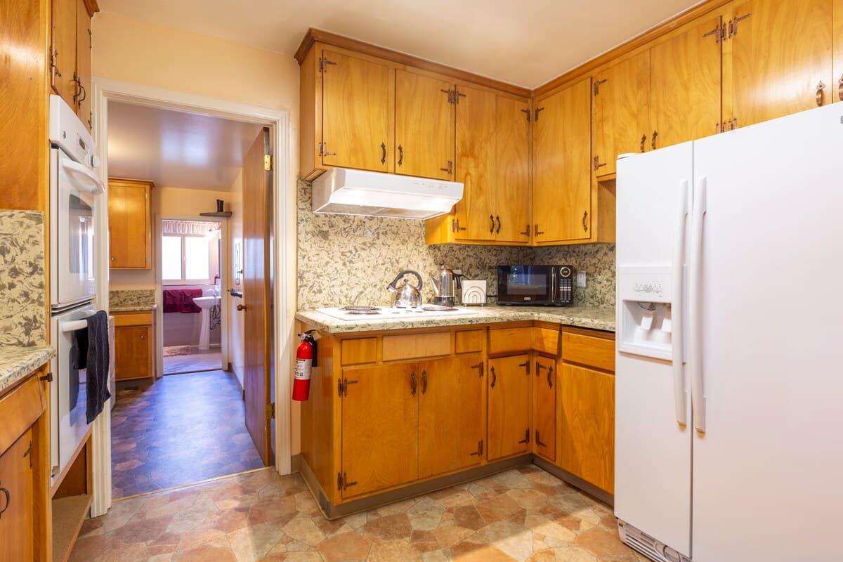 Home in Menlo Park · ★4.77 · 5 bedrooms · 6 beds · 3 baths - Image 12