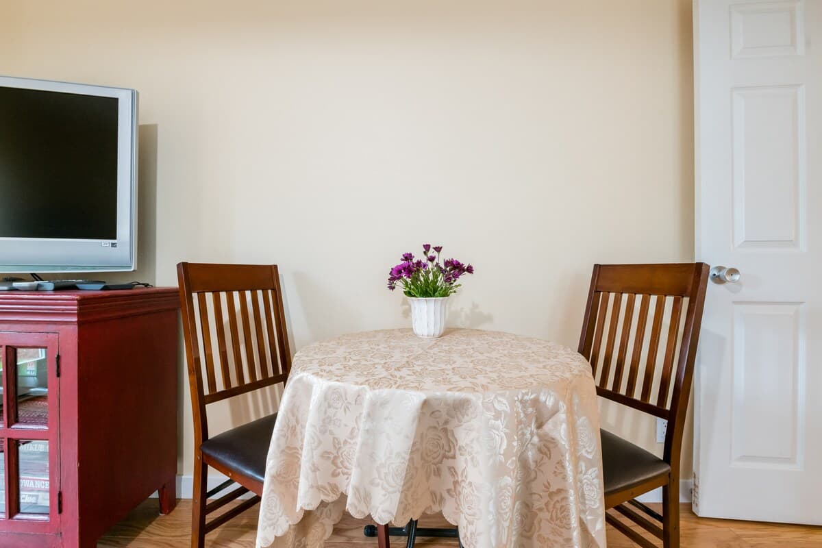 Charming guest unit in picturesque Palo Alto - Image 15