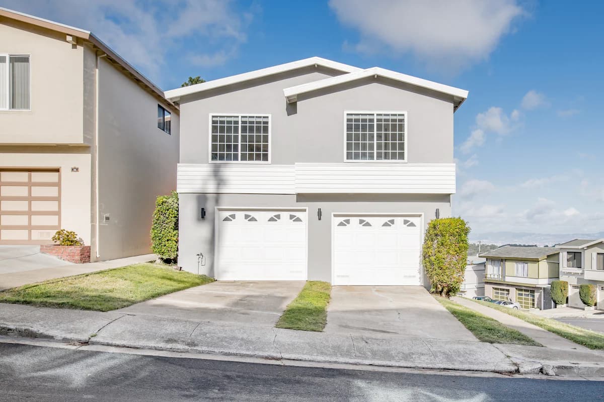 Home in Daly City · ★4.88 · 4 bedrooms · 6 beds · 2 baths - Image 32