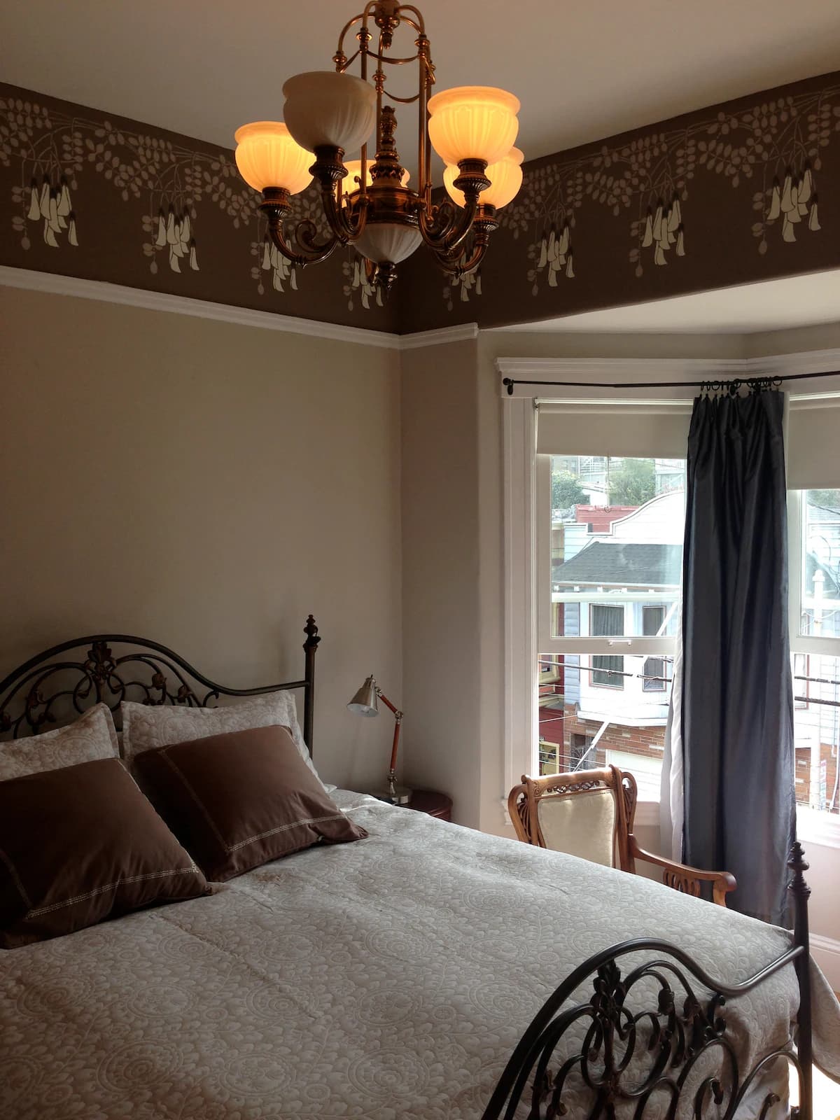 Condo in San Francisco · ★5.0 · 2 bedrooms · 2 beds · 2 baths - Image 8