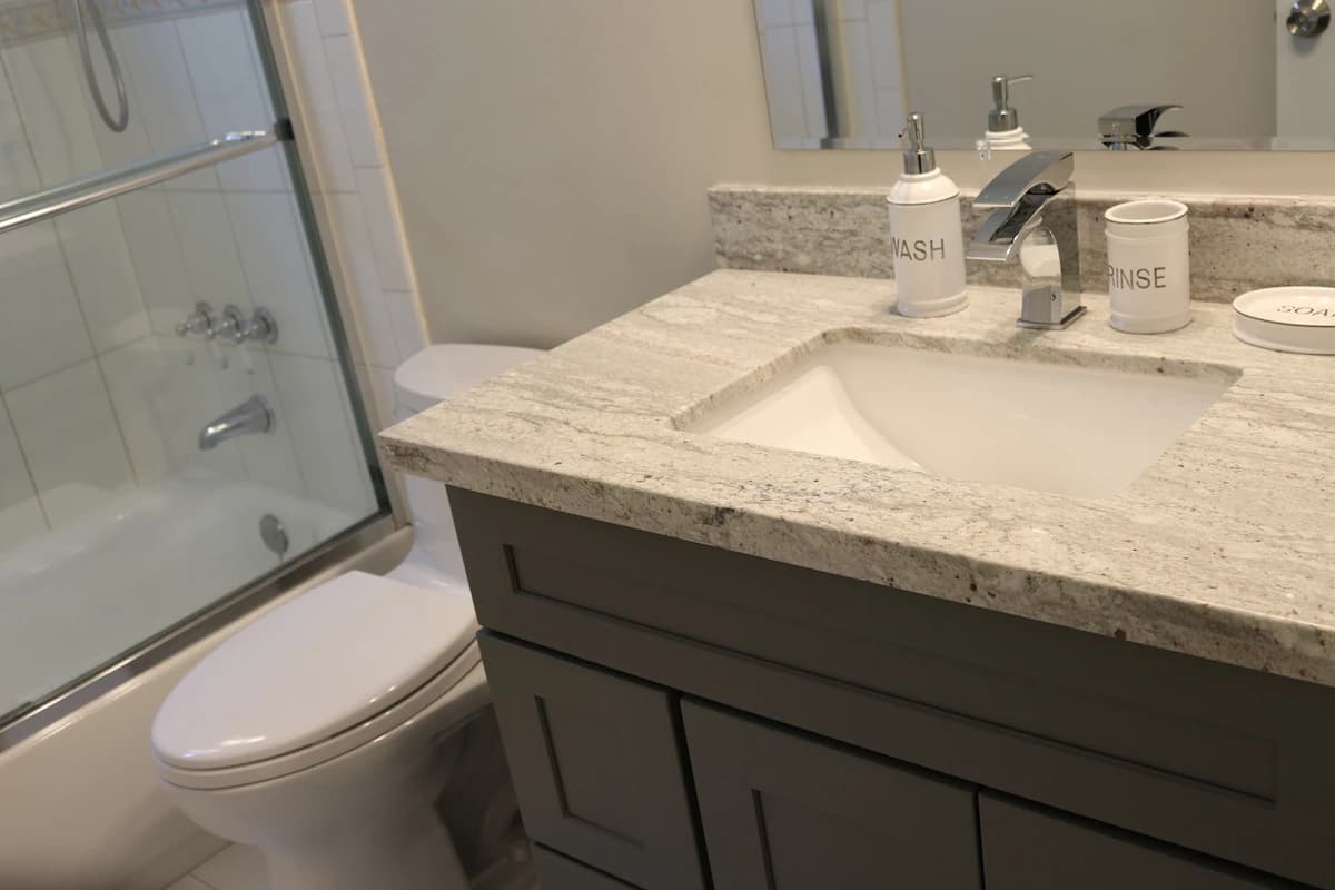 Renovated 2 BR Apt Near Mountain View Downtown - Image 77