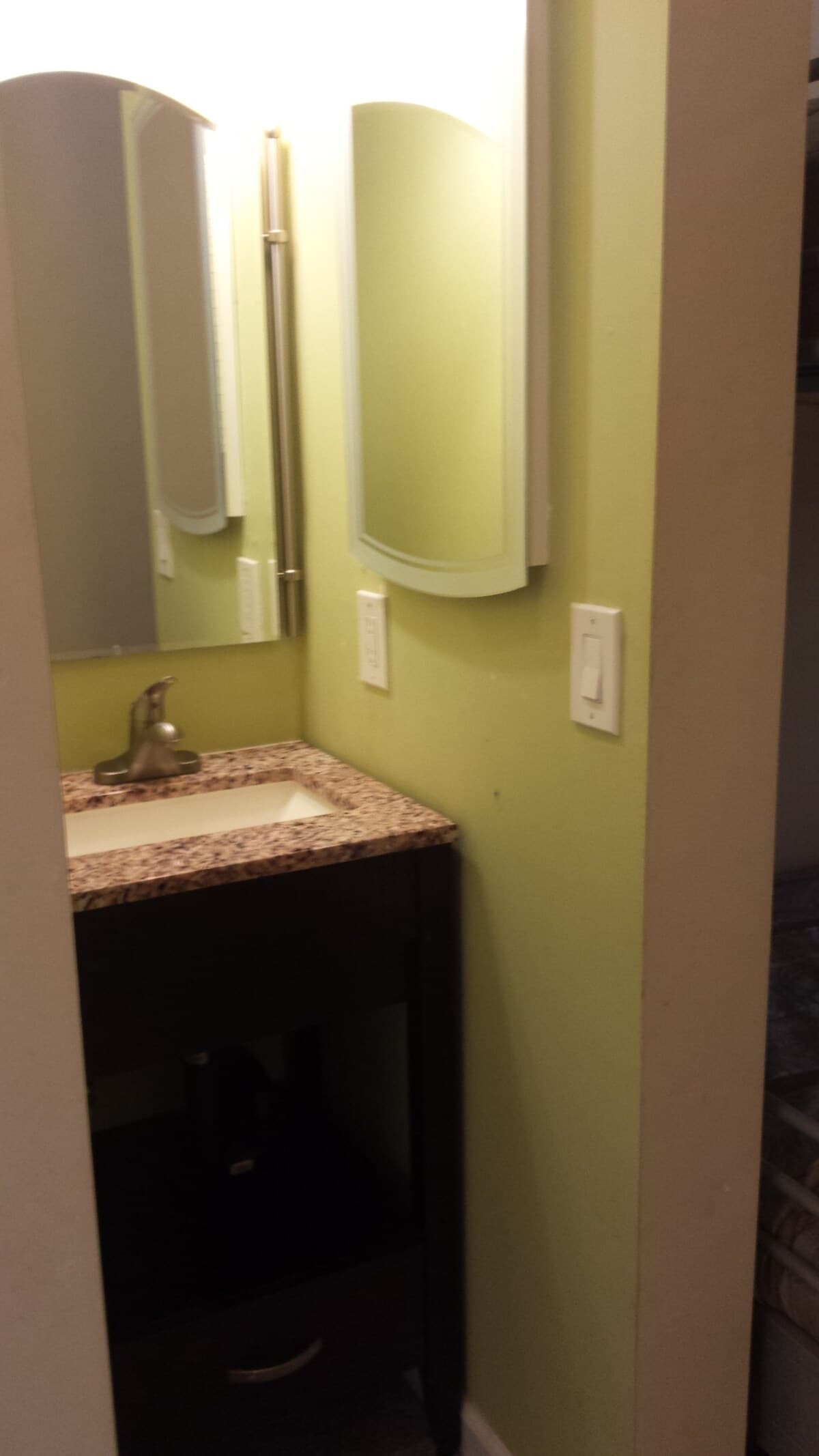 Home in Palo Alto · ★4.16 · 2 bedrooms · 3 beds · 1.5 baths - Image 13