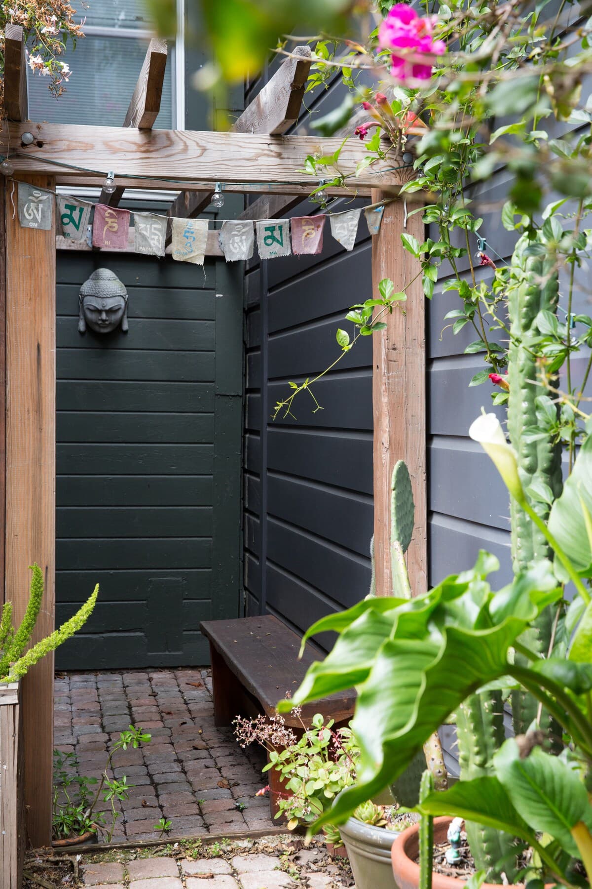 Balmy Alley Mural Home w/ Courtyard & Deck - Photo 50