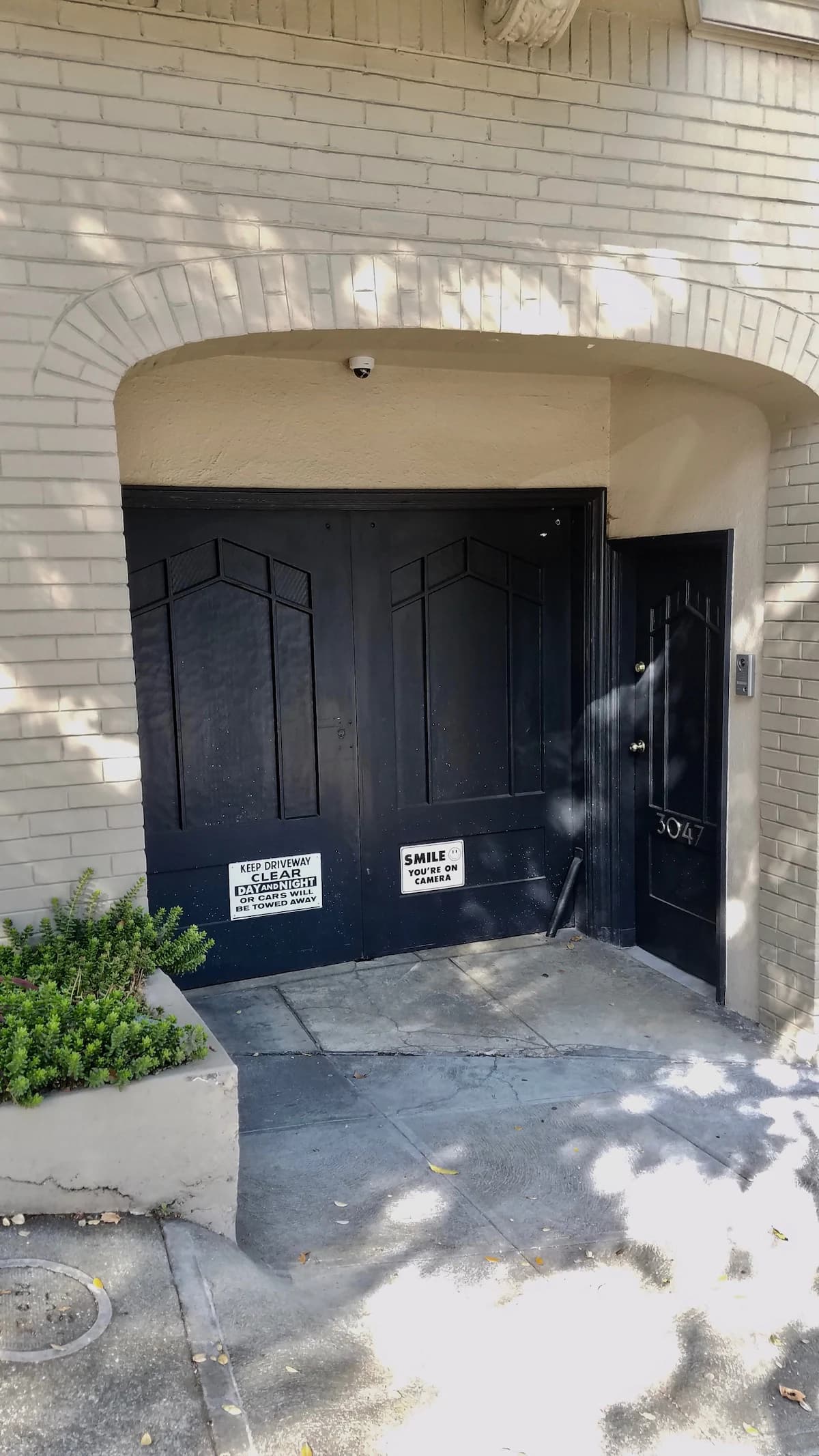 1926 Marina condo, private entrance, garden view - Photo 14
