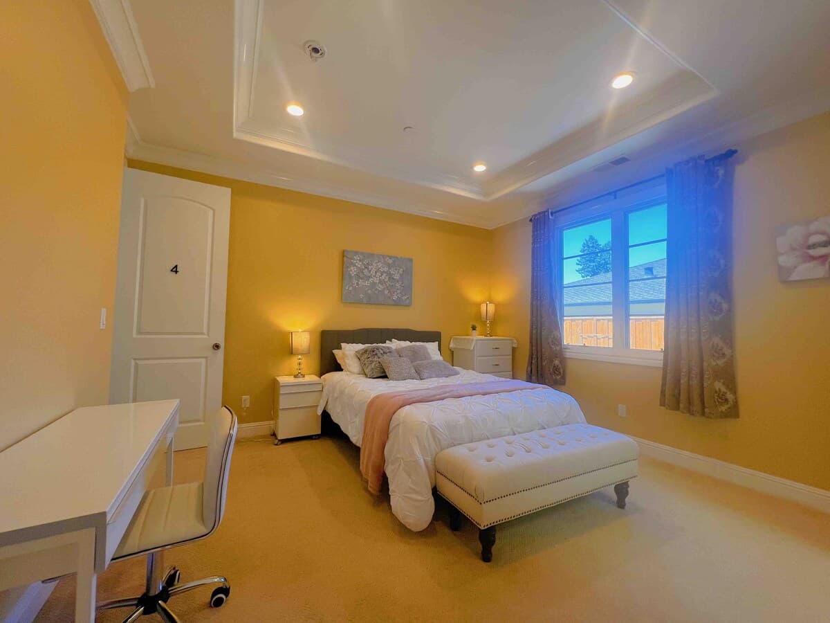 Home in Palo Alto · ★4.6 · 5 bedrooms · 5 beds · 3.5 baths - Image 19