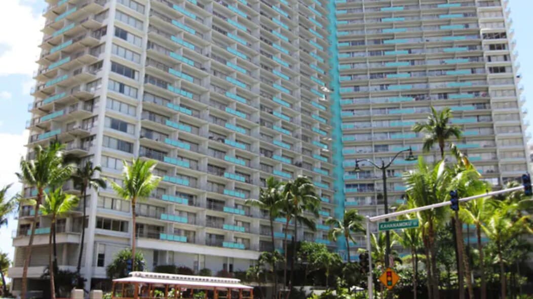 Condo in Honolulu · ★4.64 · 1 bedroom · 2 beds · 1 private bath - Image 9