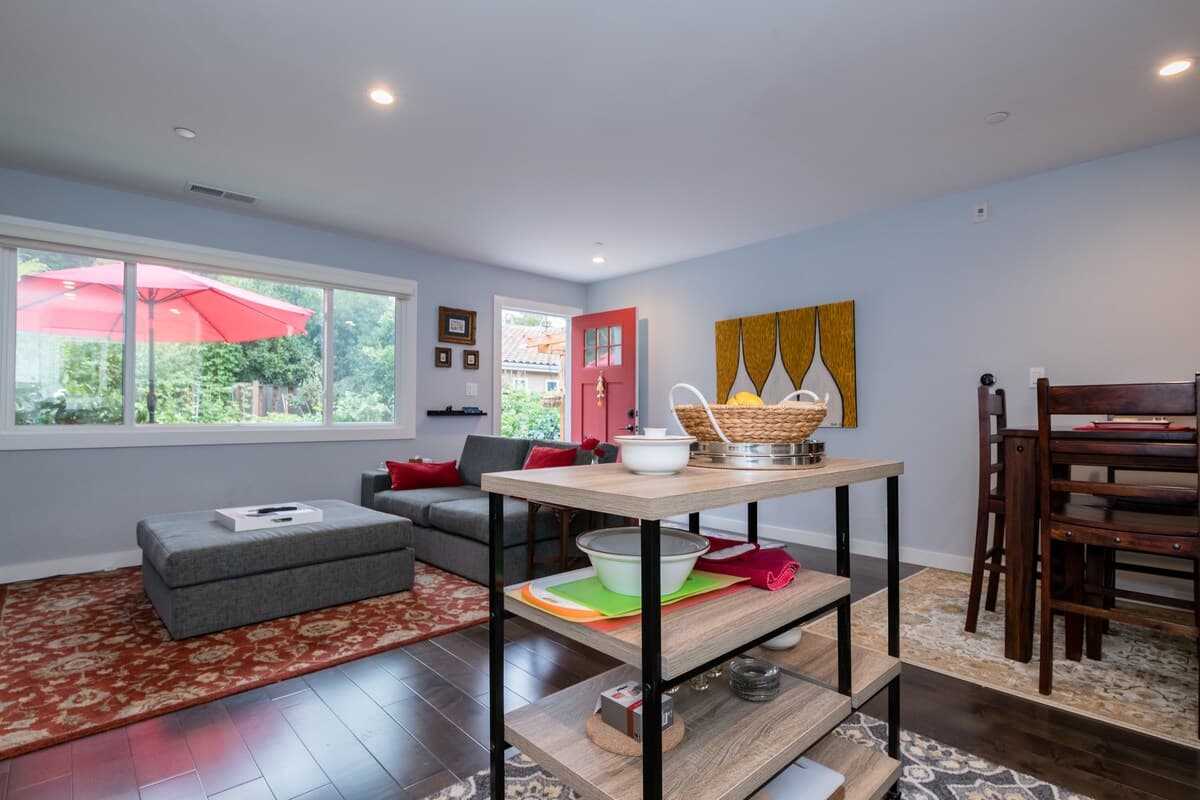 Guesthouse in Menlo Park · ★4.93 · 1 bedroom · 1 bed · 1 bath - Image 20