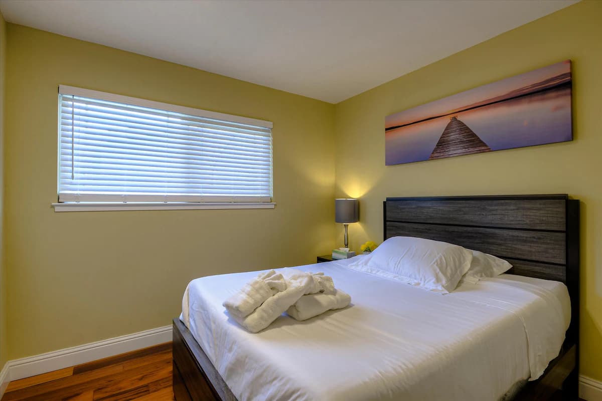 Home in Mountain View · ★5.0 · 5 bedrooms · 5 beds · 4 baths - Image 16