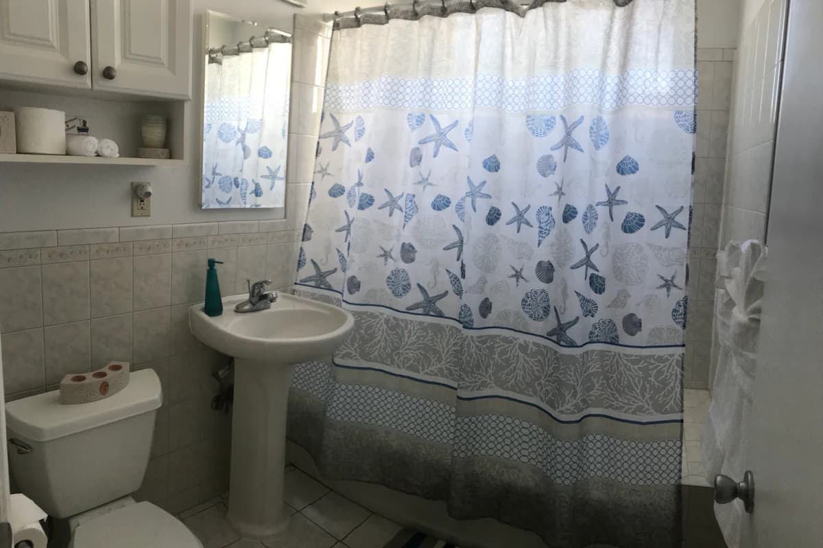 Home in Daly City · ★4.86 · 2 bedrooms · 2 beds · 1 bath - Image 25