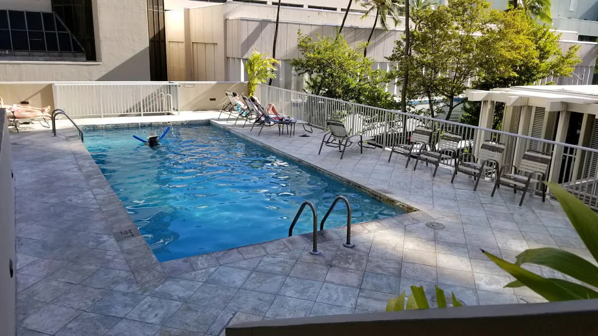Condo in Honolulu · ★4.66 · Studio · 2 beds · 1 private bath - Image 15